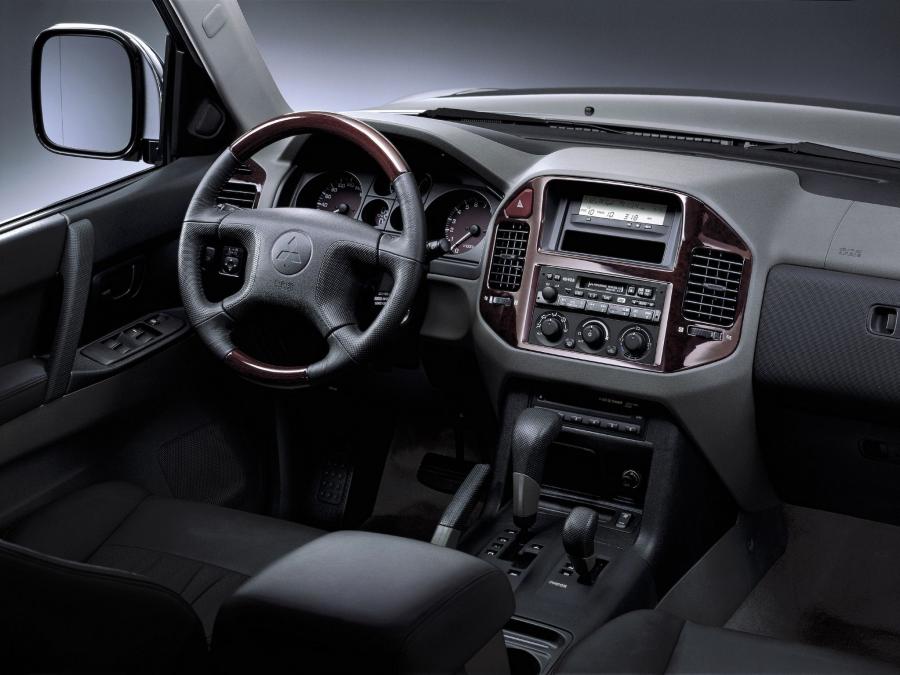  Mitsubishi Pajero 5-Door III 1999 года  (фото 18 из 23)